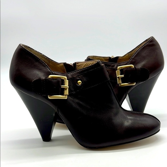 Michael Kors Shoes - MICHAEL Michael Kors Women US 9 Brown Leather Heeled ankle booties Gold Buckle